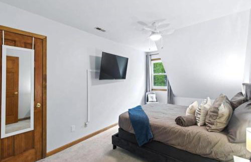 Wooded Retreat with game area and hot tub - Foto 15