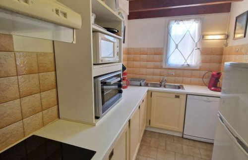 Maison confortable à 250m de la plage avec terrasse et parking - 7 couchages - FR-1-387-89 - Photo 7