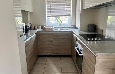 Spacious 2-bedroom house with free parking - Foto 4