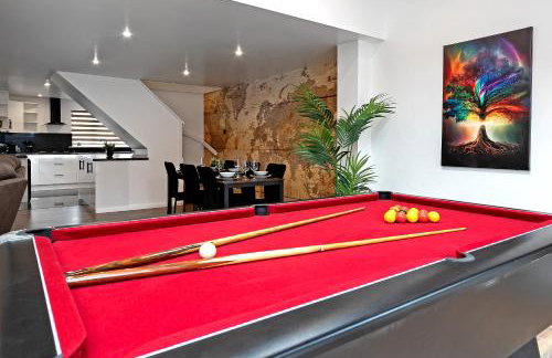 Contractors Heaven-POOL TABLE-THREE BEDROOM HOUSE WITH SEPARATE ONE BEDROOM SELF CONTAINED-Close to AIRPORT - Foto 33