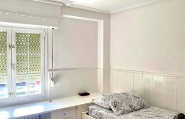 NUEVO! Con piscina a 2 minutos estación tren AVE. - Foto 18