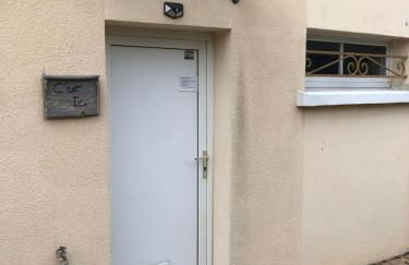 Studio de charme pour séjour tranquille à deux - Groupama Stadium - LDLC Aréna - Fiducial Astéria - Eurexpo - Aéroport St Exupéry - Base nautique du Grand Large - Foto 26