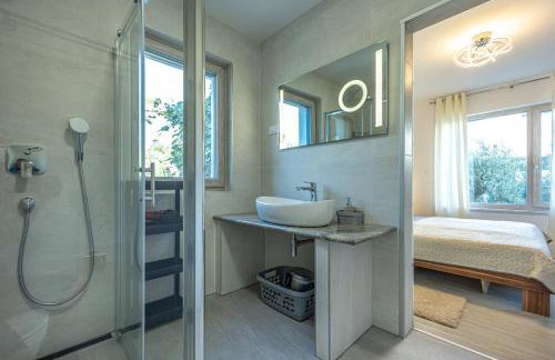 Luxury White Sails Villas with a Multi Sport Court and Sea View - Photo 75