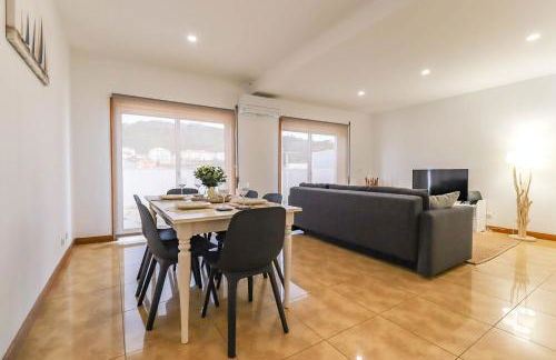 Flor do Mar - Spacious Apartment with Balcony - Foto 4