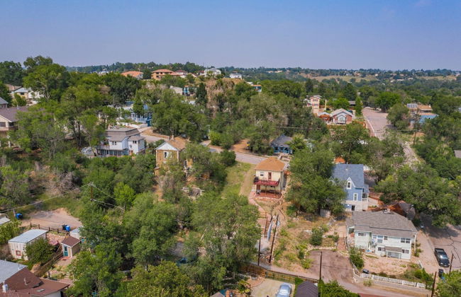 2brdowntown Occmountain Views & Grill - Photo 57