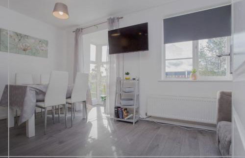 Large Family House - 5 Beds, 3 Baths, Full Kitchen - Foto 11