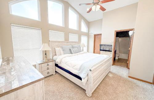 Lakefront-4BD3BA-Sleeps 12PP - Photo 4