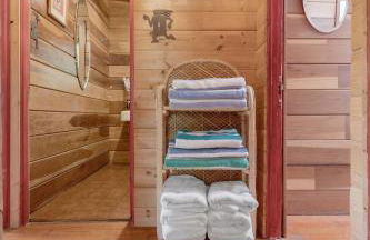 Cozy Riverfront Cabin Just Steps to the Russian River with Beach Access & Wood Stove - Foto 18