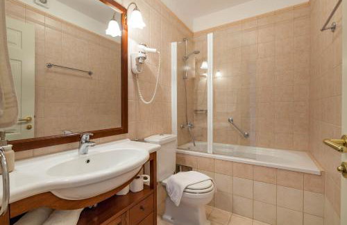 Your Family Oasis by the Sea Villa Mir Vami, heated pool - Photo 27