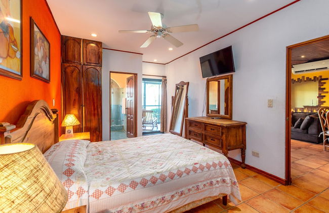 Beachfront Condo with Warm, Rustic Interiors & Direct Access to Playa Flamingo - Photo 5