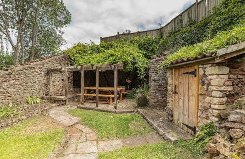 Beautiful Cottage nr Mendip Hills Private Parking - Photo 26