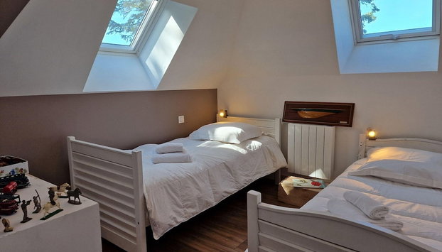 Breton Holiday Home With sea View, Plougasnou - Foto 3, Habitación