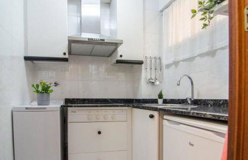 Estudio y parking privado a 3 MIN de la Playa - Foto 8