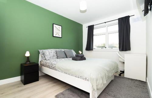 4Bed-House-2Bath-Free Parking-by Holiday Homes - Foto 34