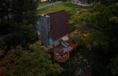 Relaxing Lakefront Retreat w/ Hot Tub & Dock - Foto 77