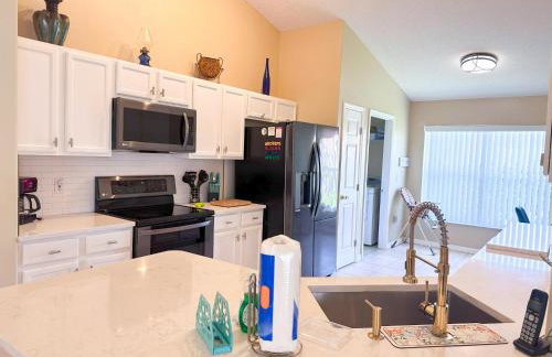 Fascinating Private Pool and Game-room, Near Disney!! - Foto 7