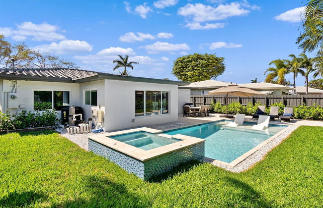 Stunning Poolside Luxury Retreat - Foto 35