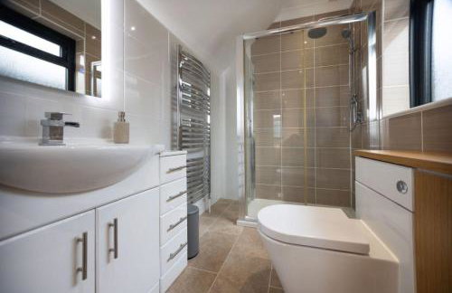 Luxury 4 bed beachside home with coastal views - Foto 27