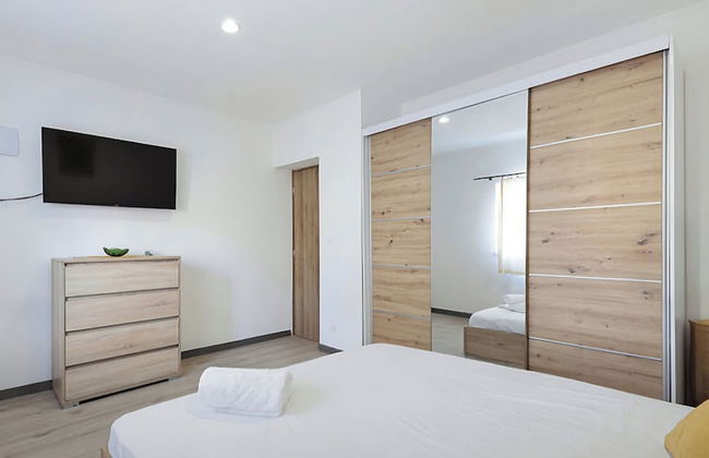 Villa Gariful - Sleeps 10 - Pool - Hottub - Petsok - Foto 7