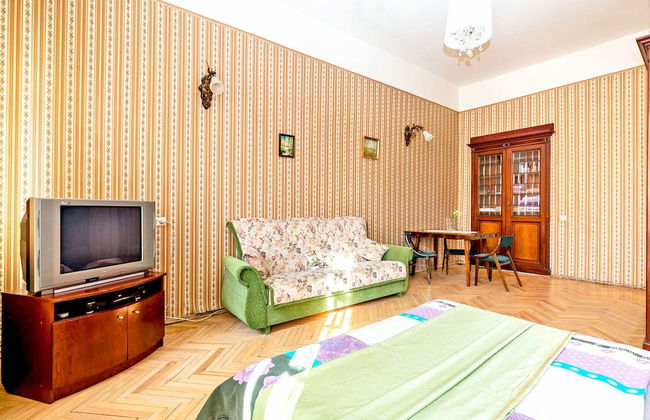 Feelathome on Lower Nevsky - Photo 9