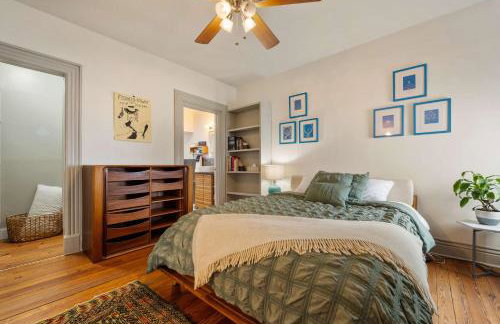 Charming City Home with Patio Fire Pit & Record Player-Family Friendly - Foto 19