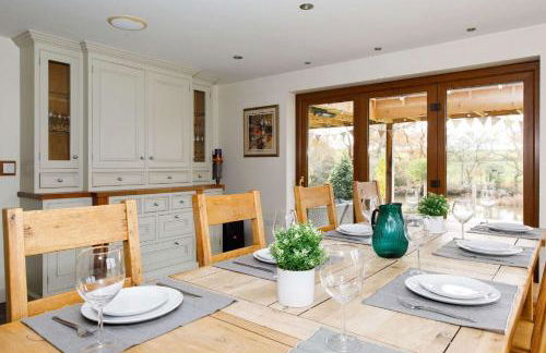 Serene Riverside: 6BR Luxury Retreat in Curdridge - Photo 22