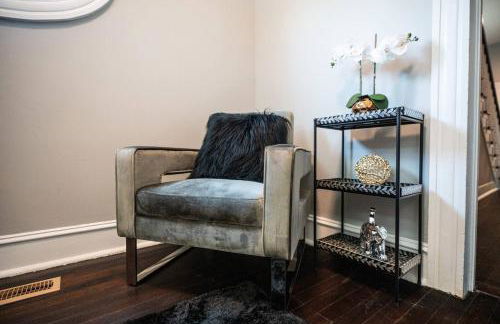 West High 3BR Private Backyard Petersburg Gem - Foto 12