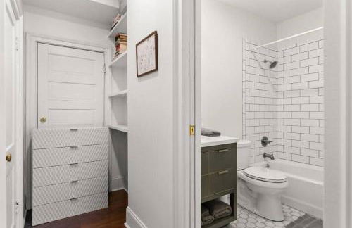 Garden District Studio Apartment - Gated Parking - Foto 12