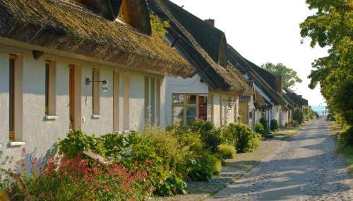Ferienwohnungen im Fischerdorf und unterm Reetdach - Foto 4