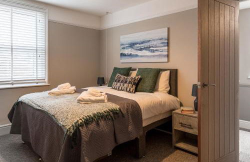 Comfortable 5-Bedroom House in Cheltenham - Foto 1