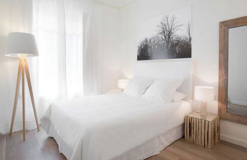 Casanova Charm 4BDR Apartment - Photo 11