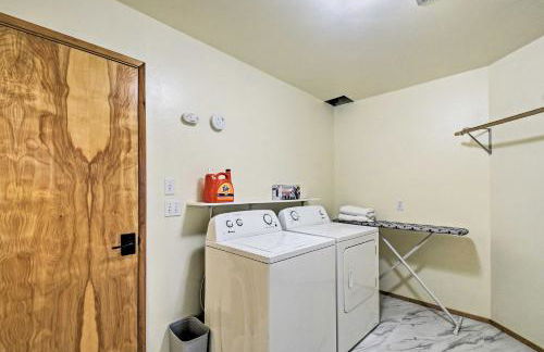 Unique Port Ludlow Home with 3 Decks and Hot Tub! - Foto 34