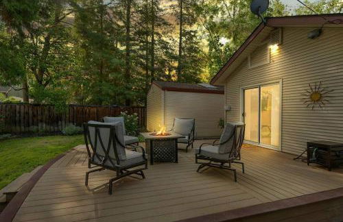 East Sac Getaway, Walking Distance to Hospitals - Photo 34