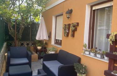 Bajo con terraza a 5 min de la playa (3 hab-6 per) - Foto 3