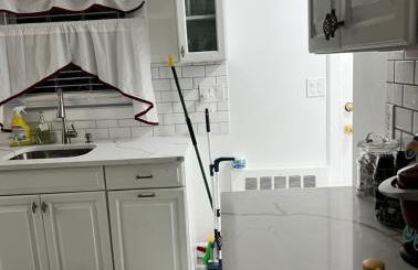 Beautiful 3 - 4 Bedroom Home Fully Furnished Including Utilities Close to I95 & Train - Foto 7