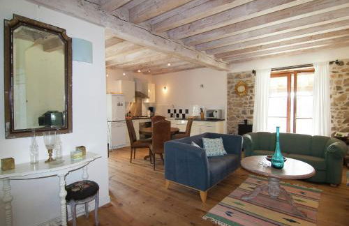 Very nice cottage with studio on a domain with heated pool - Foto 12