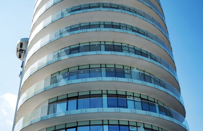 White Tower Mamaia - Foto 24