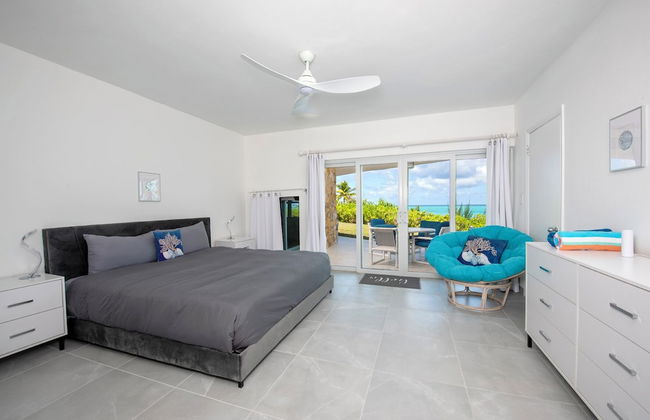 Shoreline Serenity: Secluded Coastal Villa - Foto 4