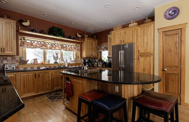 Luxury 6br Solitude Ge- Indoor Bball Court, Private Tub 6 Bedroom Home by RedAwning - Foto 12