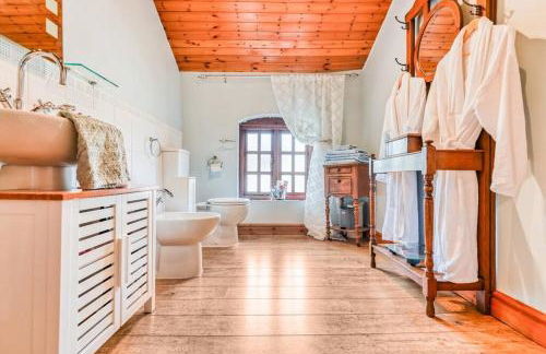 The Hurst Coach House - Photo 30