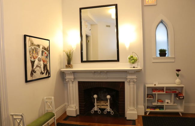 Maverick Suites at 245 Newbury St - Photo 4