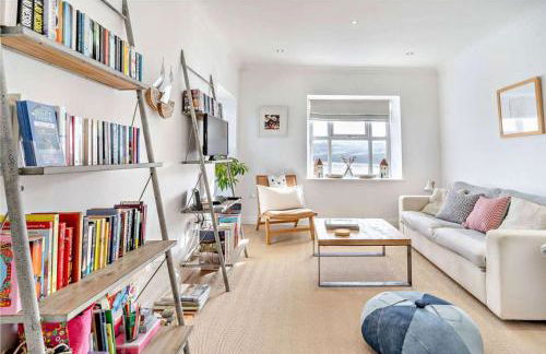 No.1 Sail House - Photo 2