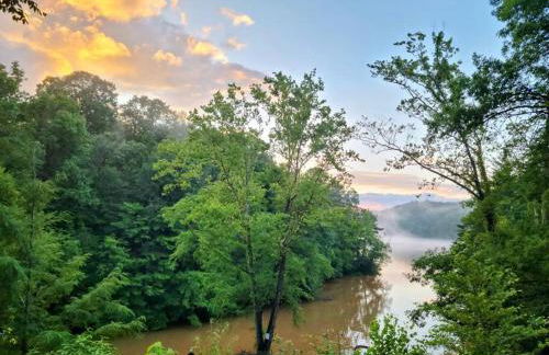 1 Bedroom Log Cabin on Lake James-Private Resort Amenities - Foto 13