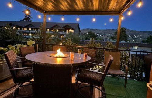 Lakeside luxury with hot tub and pool - Foto 1