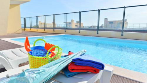 FLORIPES LUXURY APARTMENT with Pool on Rooftop - Foto 1, sunbed, towels