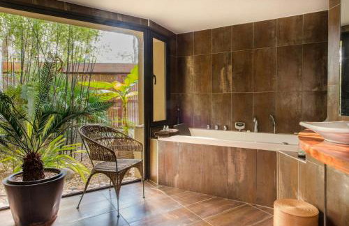 Japanese-Inspired Villa Facing Pic Saint-Loup - Foto 20