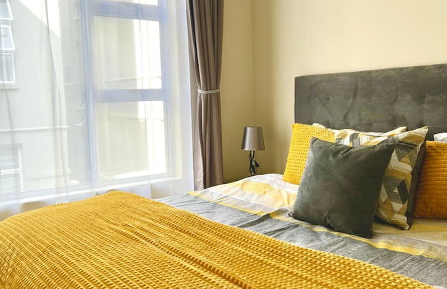 Lovely 2 bed Condo in the Heart of Bryanston - 2076 - Photo 3