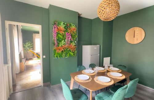 Jungle Urbain- Sauna - Ciné - Hamac - Hyper centre - Foto 23