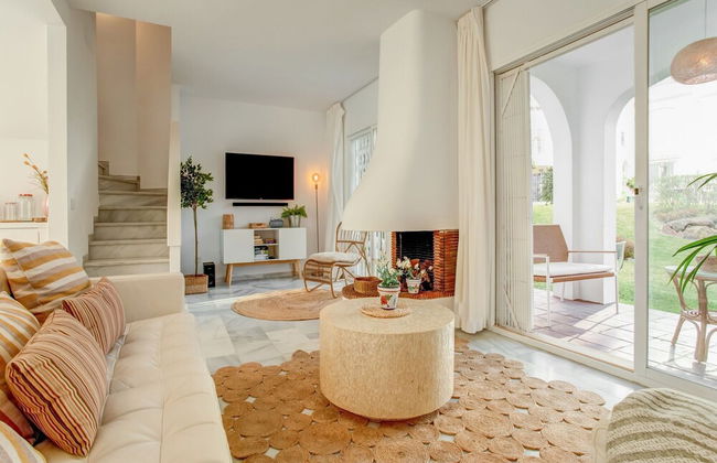 Relaxed Retreat With Pool - Photo 17