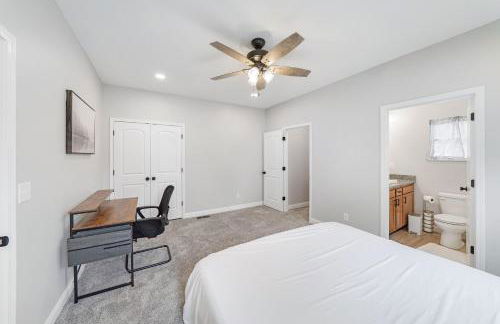 3BR 2BA Home with King Queen & Twin Beds - Foto 16